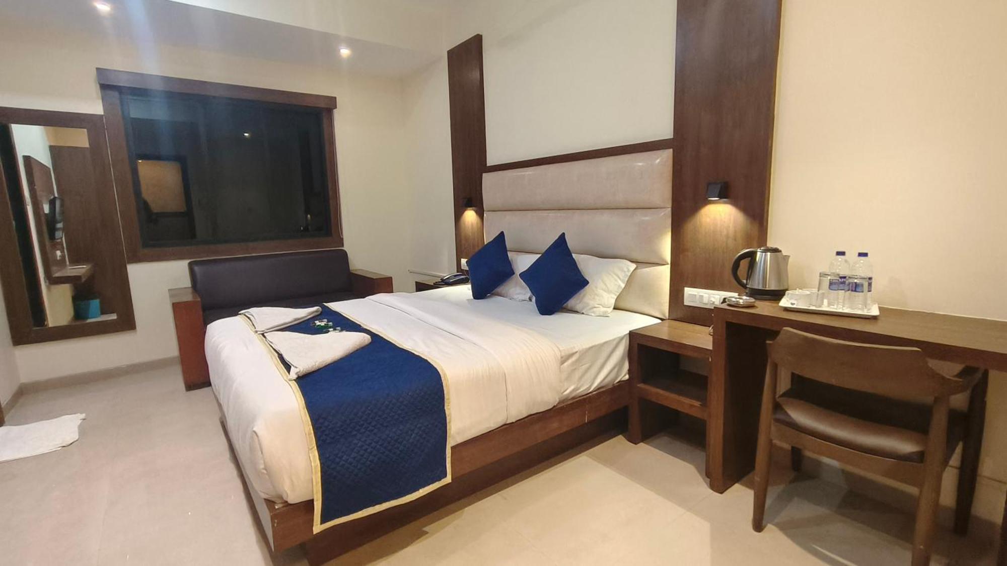 Ashraya International Hotel Mumbai (Bombay)